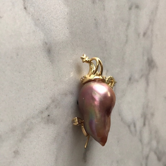 Baroque Pearl Little Monster Pendant With Moveable Wand - Picture 5 of 8